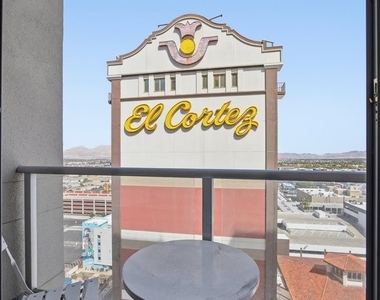 150 Las Vegas Boulevard - Photo Thumbnail 18
