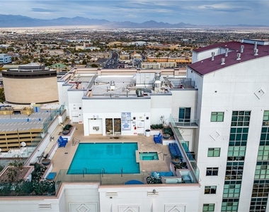 150 Las Vegas Boulevard - Photo Thumbnail 55