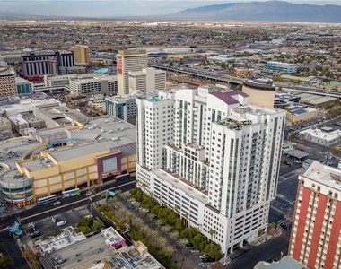 150 Las Vegas Boulevard - Photo Thumbnail 50