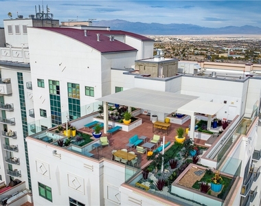 150 Las Vegas Boulevard - Photo Thumbnail 57