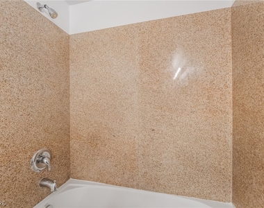 8000 W Badura Avenue - Photo Thumbnail 18