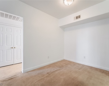 8000 W Badura Avenue - Photo Thumbnail 12