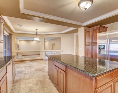 6734 Coronado Crest Avenue - Photo Thumbnail 18