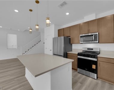10239 Estancia Hill Street - Photo Thumbnail 9