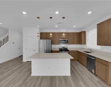 10239 Estancia Hill Street - Photo Thumbnail 12