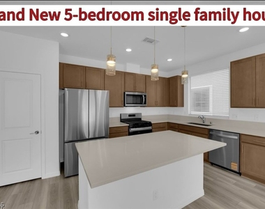 10239 Estancia Hill Street - Photo Thumbnail 2