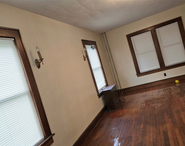 1911 Tracy St - Photo Thumbnail 10