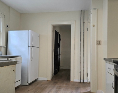 1911 Tracy St - Photo Thumbnail 12