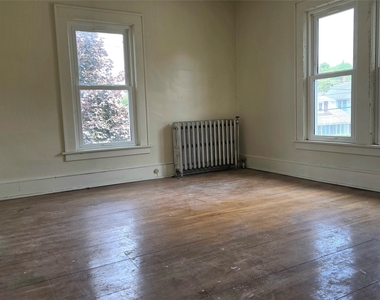 1911 Tracy St - Photo Thumbnail 6