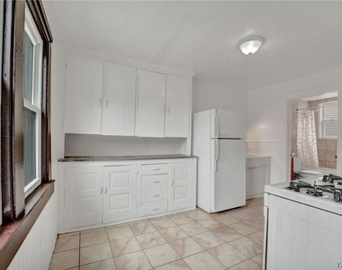 214 Ludington Street - Photo Thumbnail 1