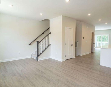 961 Woods Chapel Road - Photo Thumbnail 3
