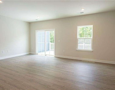 961 Woods Chapel Road - Photo Thumbnail 4