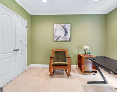 4260 Beverly Lane Ne - Photo Thumbnail 7