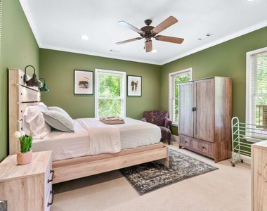 4260 Beverly Lane Ne - Photo Thumbnail 14