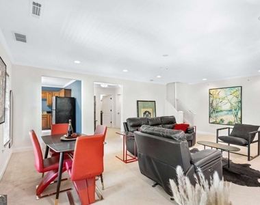 4260 Beverly Lane Ne - Photo Thumbnail 3