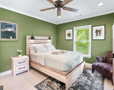 4260 Beverly Lane Ne - Photo Thumbnail 8