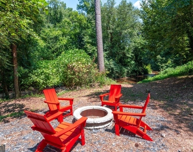 4260 Beverly Lane Ne - Photo Thumbnail 24