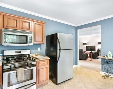 4260 Beverly Lane Ne - Photo Thumbnail 16