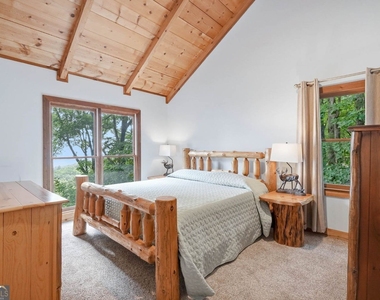 424 S Sanderlin Mtn Drive - Photo Thumbnail 17