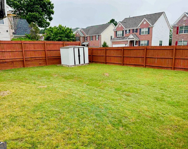 1133 Hawthorn Lane - Photo Thumbnail 9