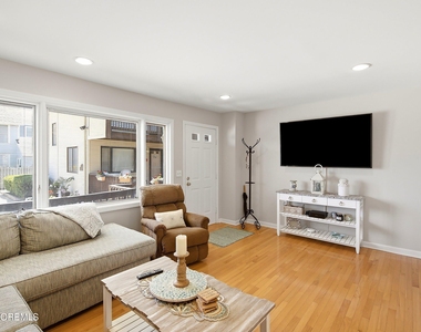 26 Philadelphia Avenue - Photo Thumbnail 6