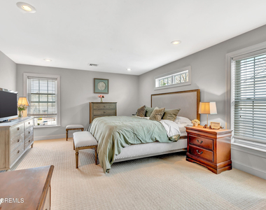 1814 Briarwood Terrace - Photo Thumbnail 20