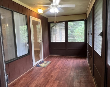 115 Amberly Drive - Photo Thumbnail 2