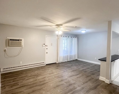 115 Amberly Drive - Photo Thumbnail 4