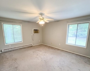 115 Amberly Drive - Photo Thumbnail 10