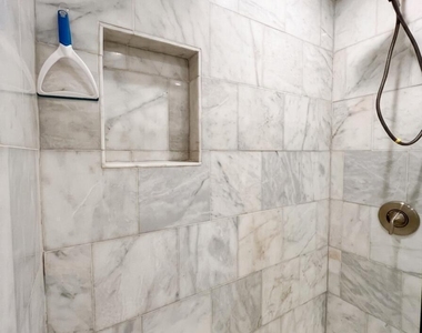 115 Amberly Drive - Photo Thumbnail 14