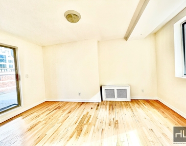 West 55th Street - Photo Thumbnail 1