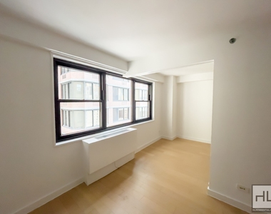 East 39th Street - Photo Thumbnail 2