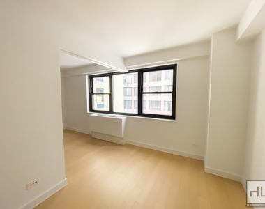 East 39th Street - Photo Thumbnail 3