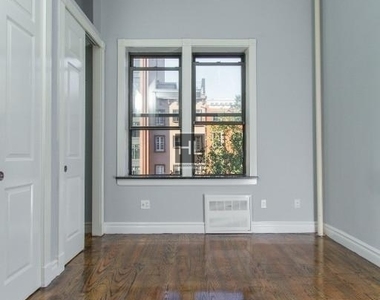 West 14 Street - Photo Thumbnail 1