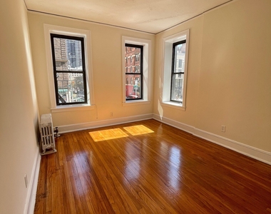 East 38th Street - Photo Thumbnail 5