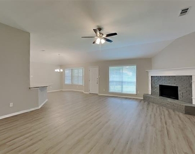821 Willow Court - Photo Thumbnail 1