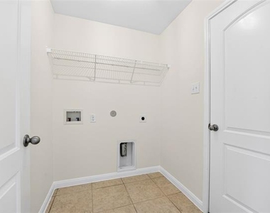 3115 Elam Drive - Photo Thumbnail 8