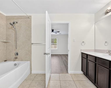 3115 Elam Drive - Photo Thumbnail 15