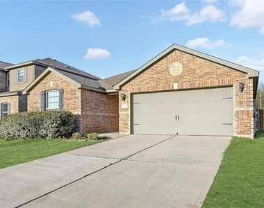 3115 Elam Drive - Photo Thumbnail 2