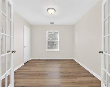 3115 Elam Drive - Photo Thumbnail 9