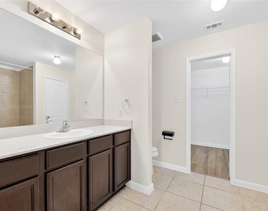 3115 Elam Drive - Photo Thumbnail 14
