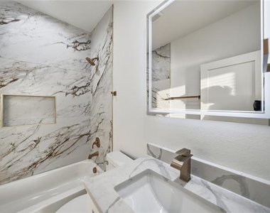7207 Mohawk Drive - Photo Thumbnail 12