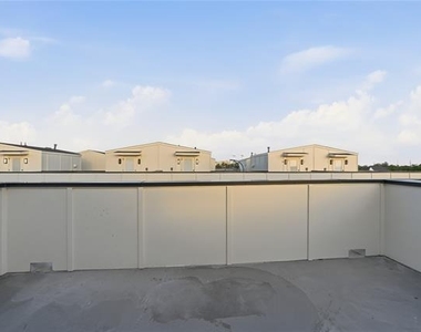 7207 Mohawk Drive - Photo Thumbnail 14