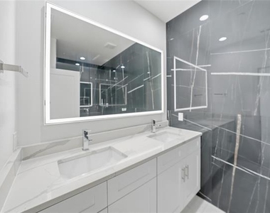 7207 Mohawk Drive - Photo Thumbnail 9