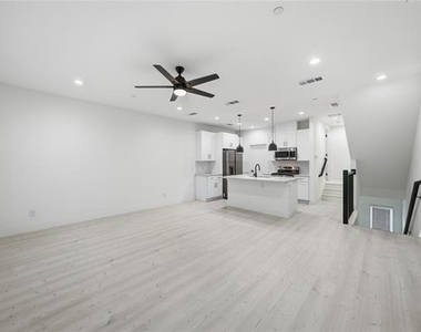7207 Mohawk Drive - Photo Thumbnail 1