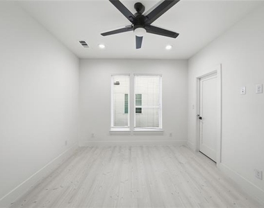 7207 Mohawk Drive - Photo Thumbnail 10