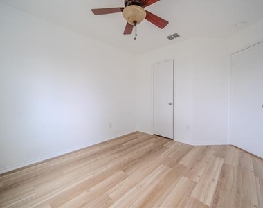 2037 Cedar Trail - Photo Thumbnail 21