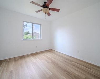 2037 Cedar Trail - Photo Thumbnail 19