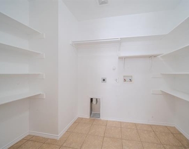 2037 Cedar Trail - Photo Thumbnail 18