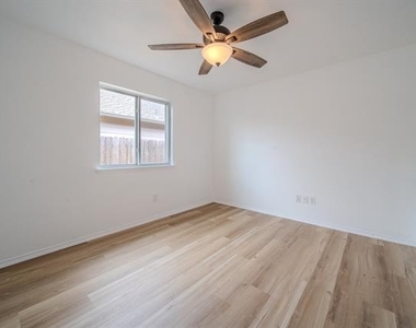 2037 Cedar Trail - Photo Thumbnail 12